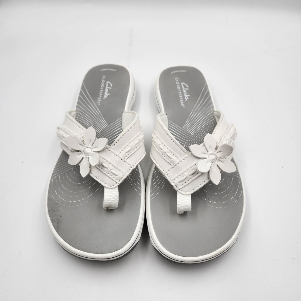 Clarks Sandals Womens 7 White Arla Glison Cloudsteppers Flower Thong Casual